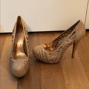 BCBG Beige Pumps